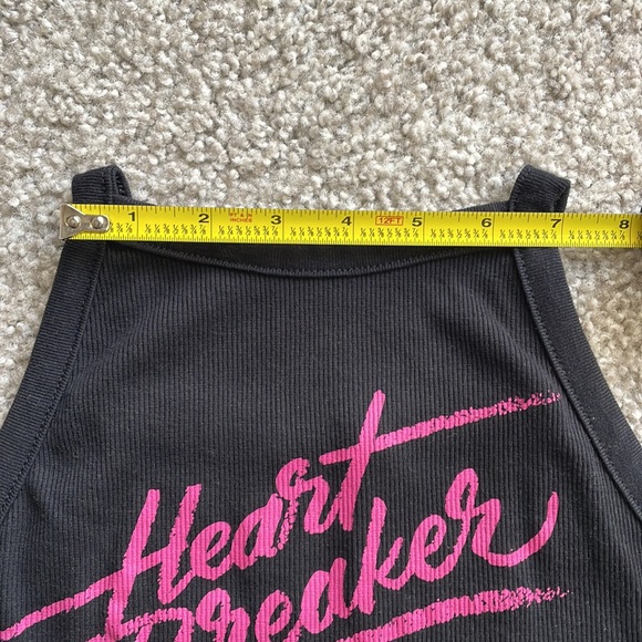 ✨Halter Neck Heart Breaker Top✨ - Picture 6 of 10